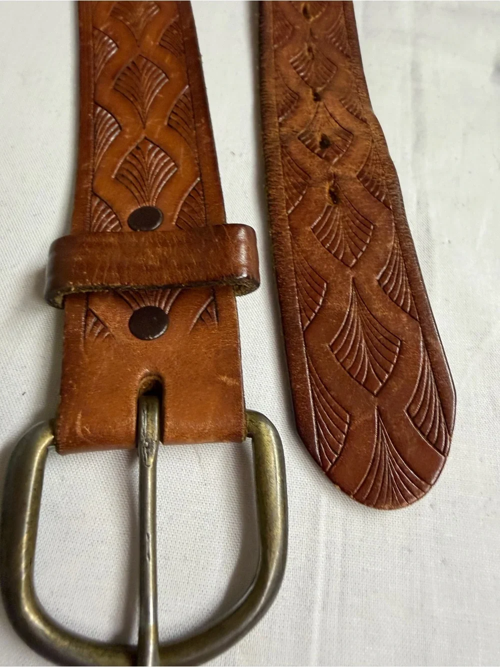 Men's Tan Leather Embossed Belt - Classic Casual Style